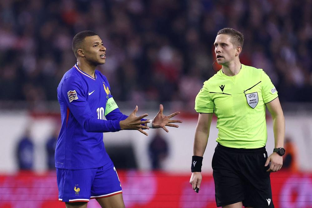 距开赛不到20分钟，沙特球迷看台仍有大量空位.